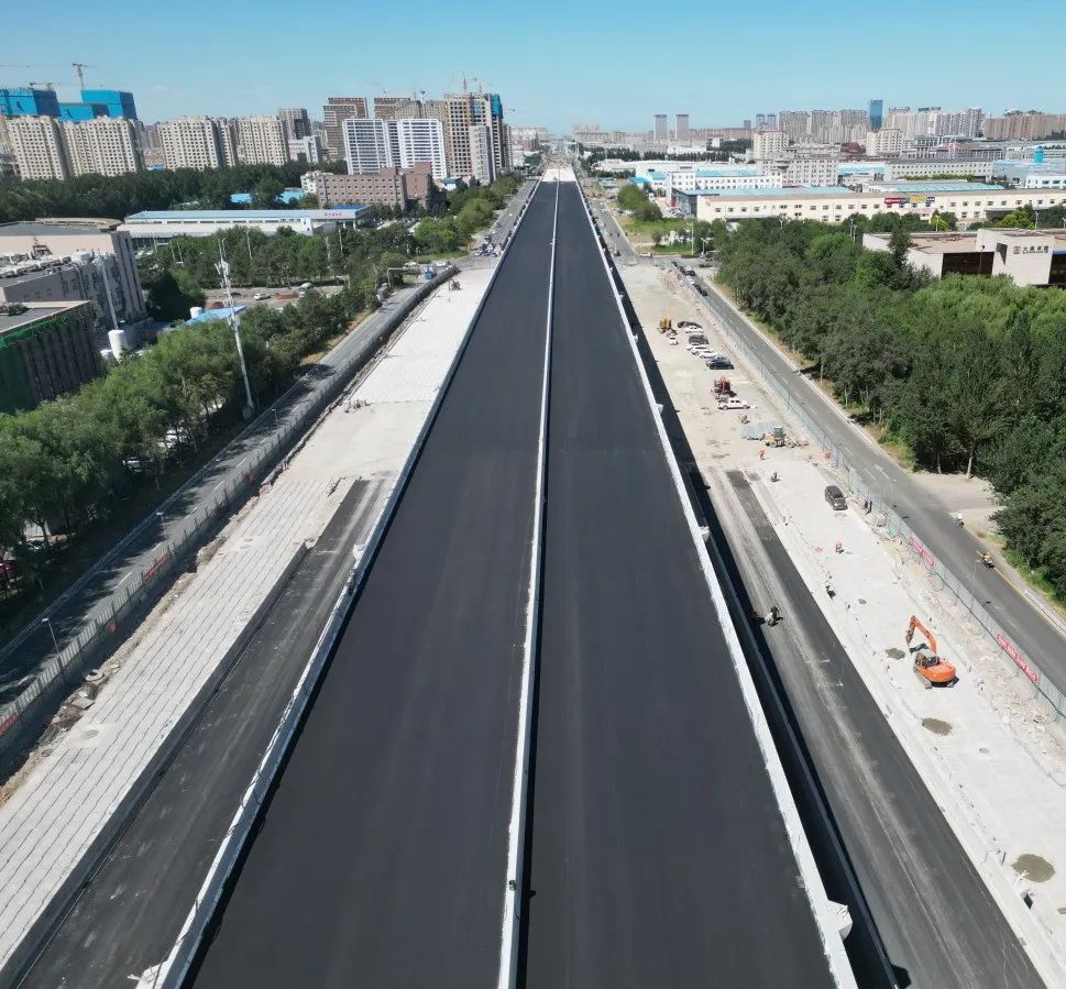 世纪大街快速路二标段桥梁主体工程顺遂完工！